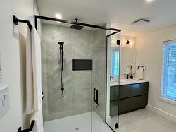 Ensuite bathroom -