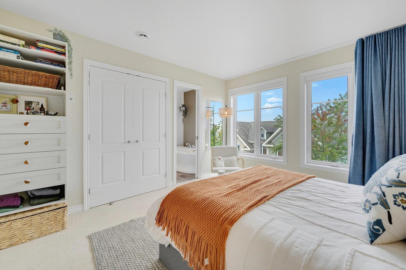 Chambre à coucher principale - 341 Ch. Valanza, Piedmont, QC - Indoor Photo Showing Bedroom