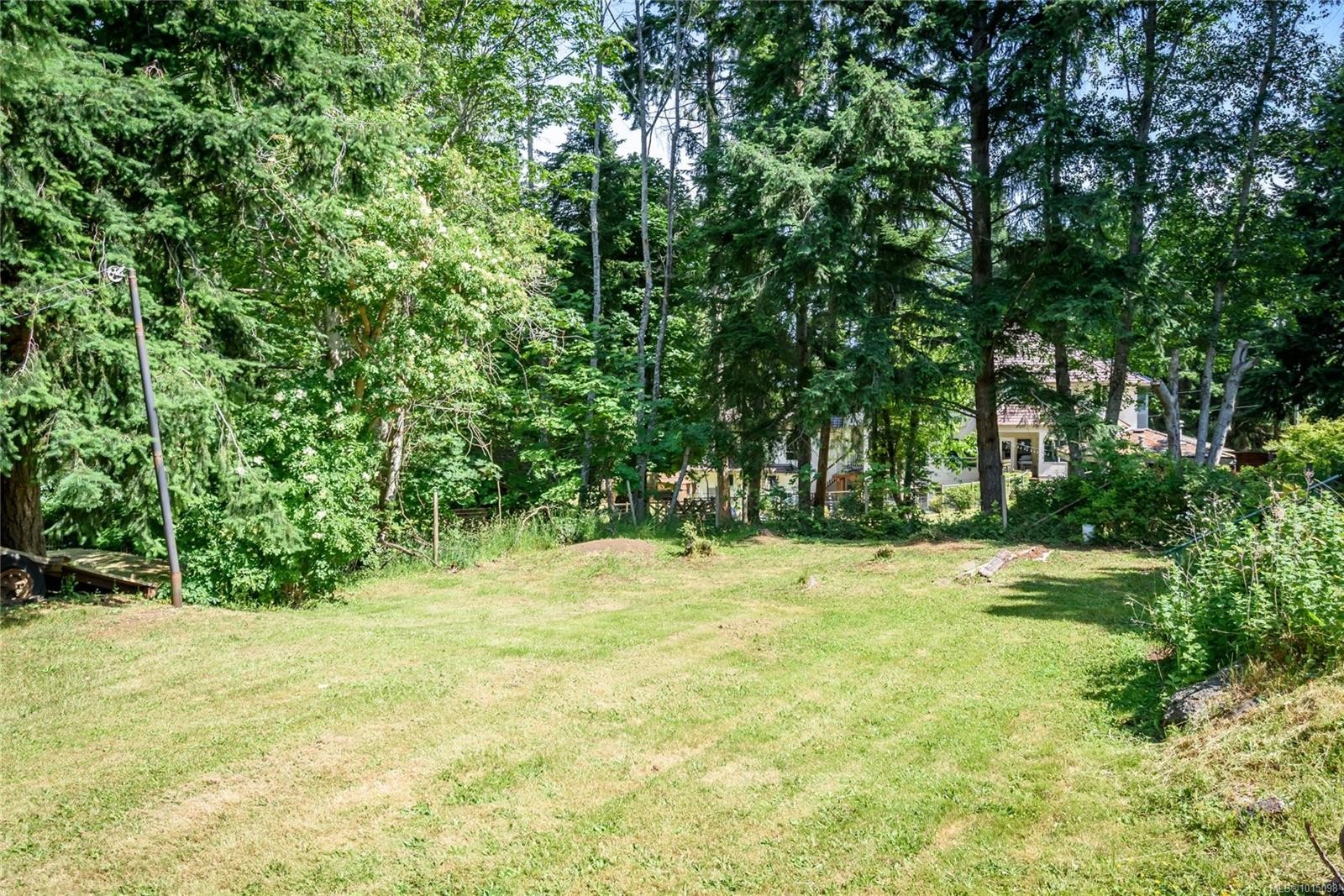 2186 Waveland Rd, Courtenay, BC