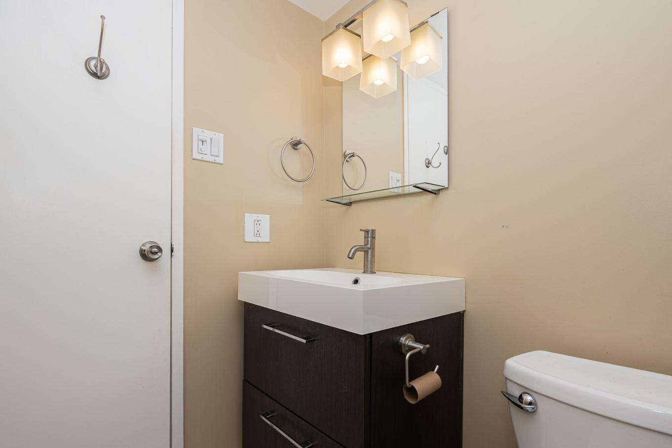 Bathroom - 403-5700 Boul. Cavendish, Côte-Saint-Luc, QC - Indoor Photo Showing Bathroom