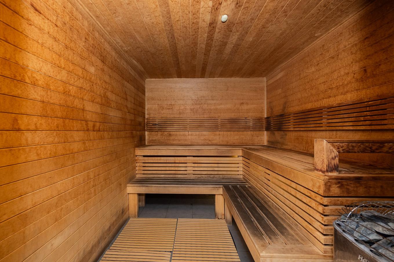 Sauna - 403-5700 Boul. Cavendish, Côte-Saint-Luc, QC - Indoor Photo Showing Other Room
