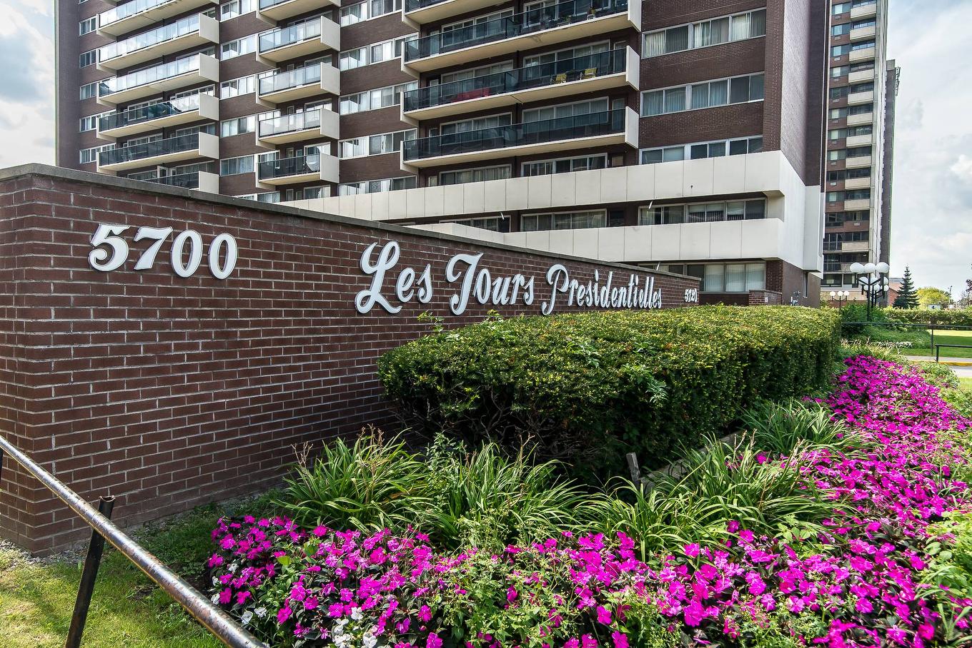 Exterior - 403-5700 Boul. Cavendish, Côte-Saint-Luc, QC - Outdoor With Balcony