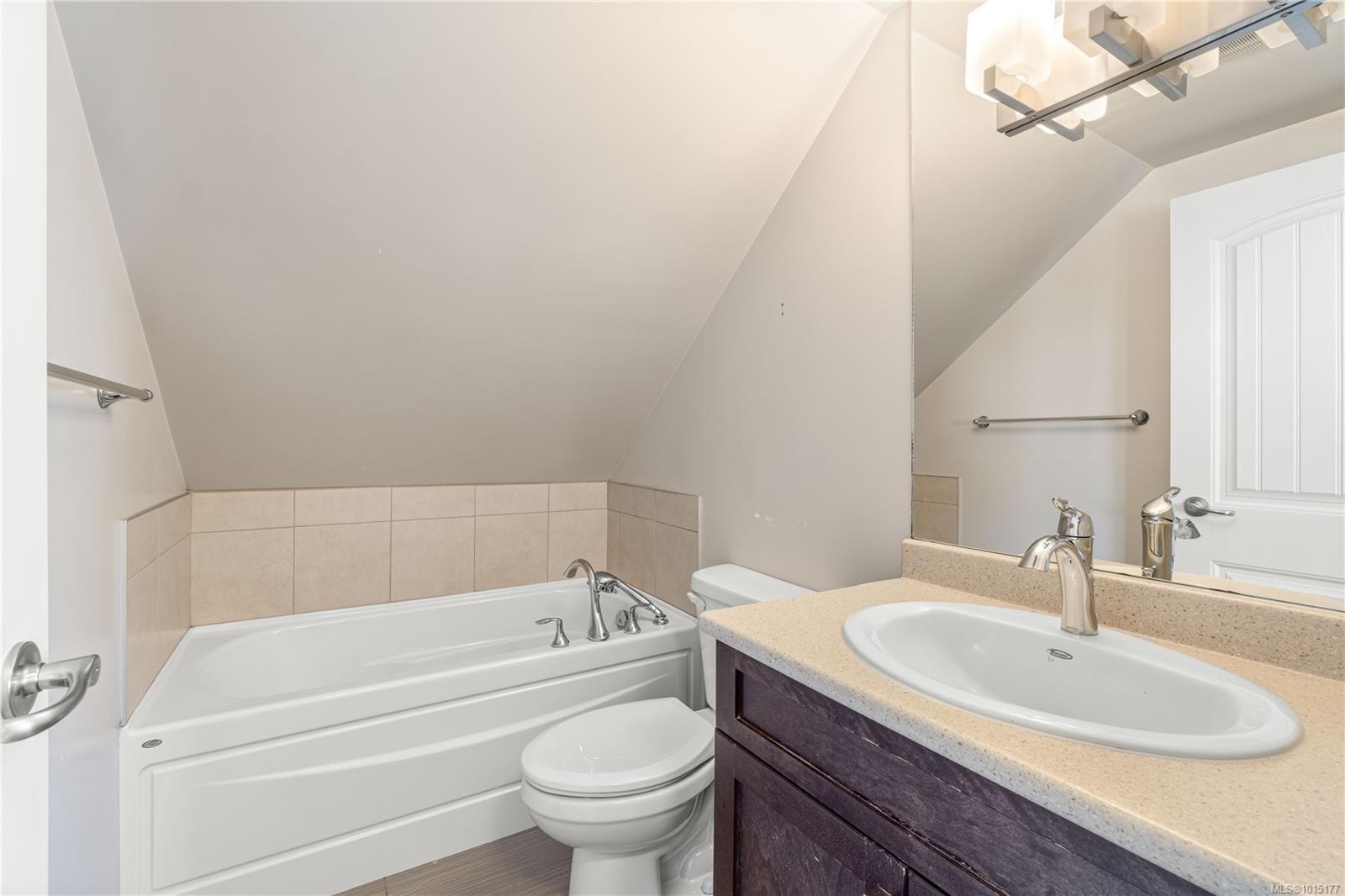 222 Morison Ave, Parksville, BC