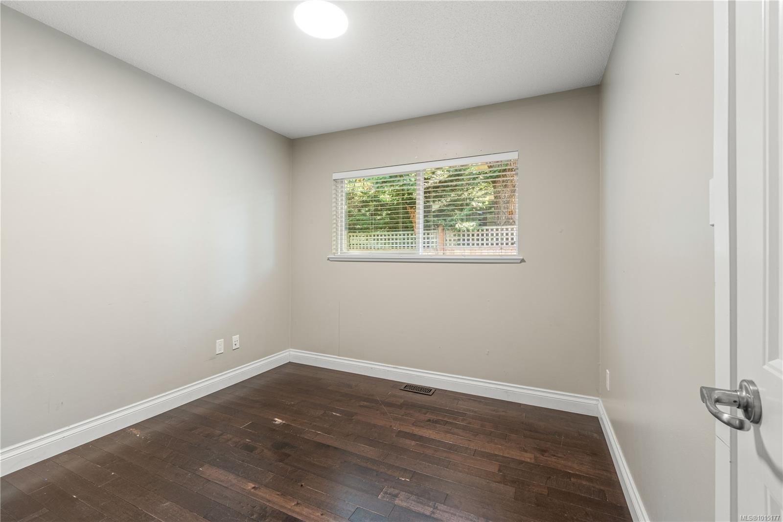 222 Morison Ave, Parksville, BC