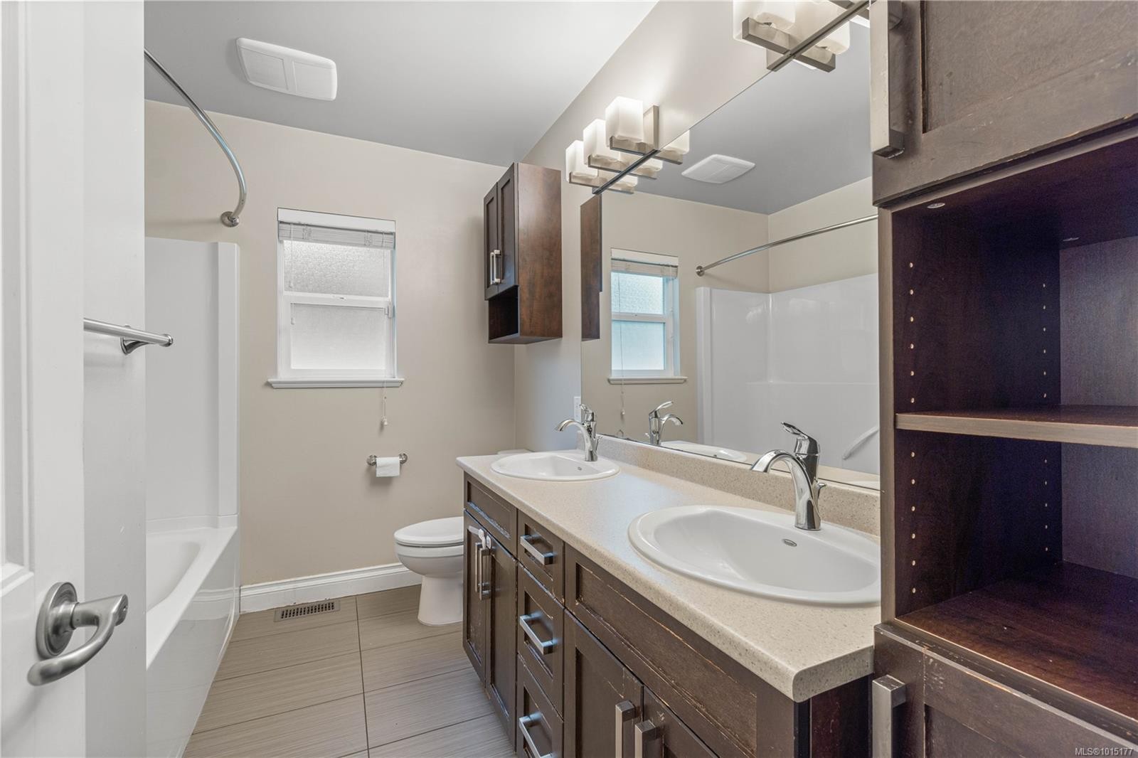 222 Morison Ave, Parksville, BC