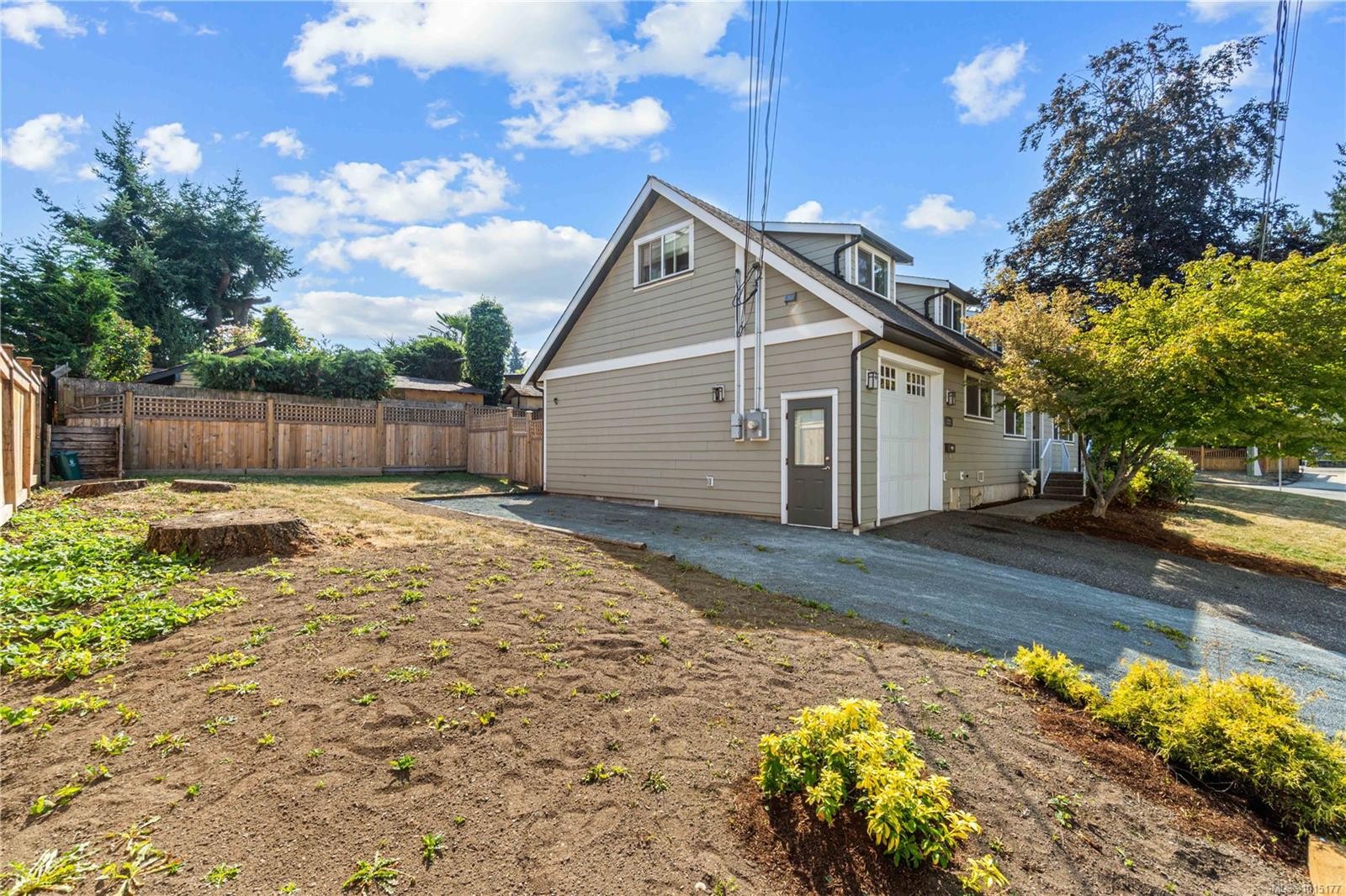 222 Morison Ave, Parksville, BC