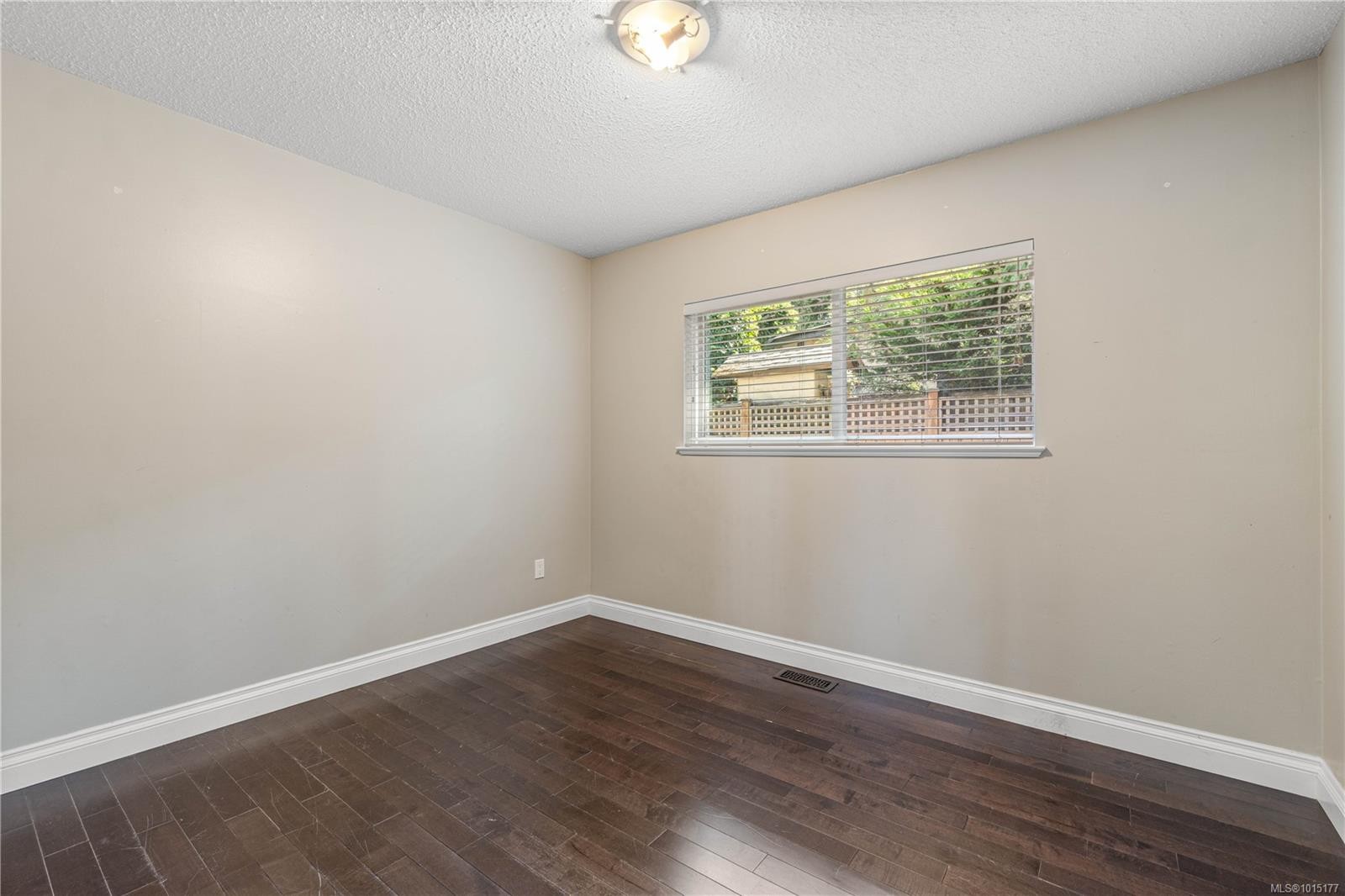 222 Morison Ave, Parksville, BC