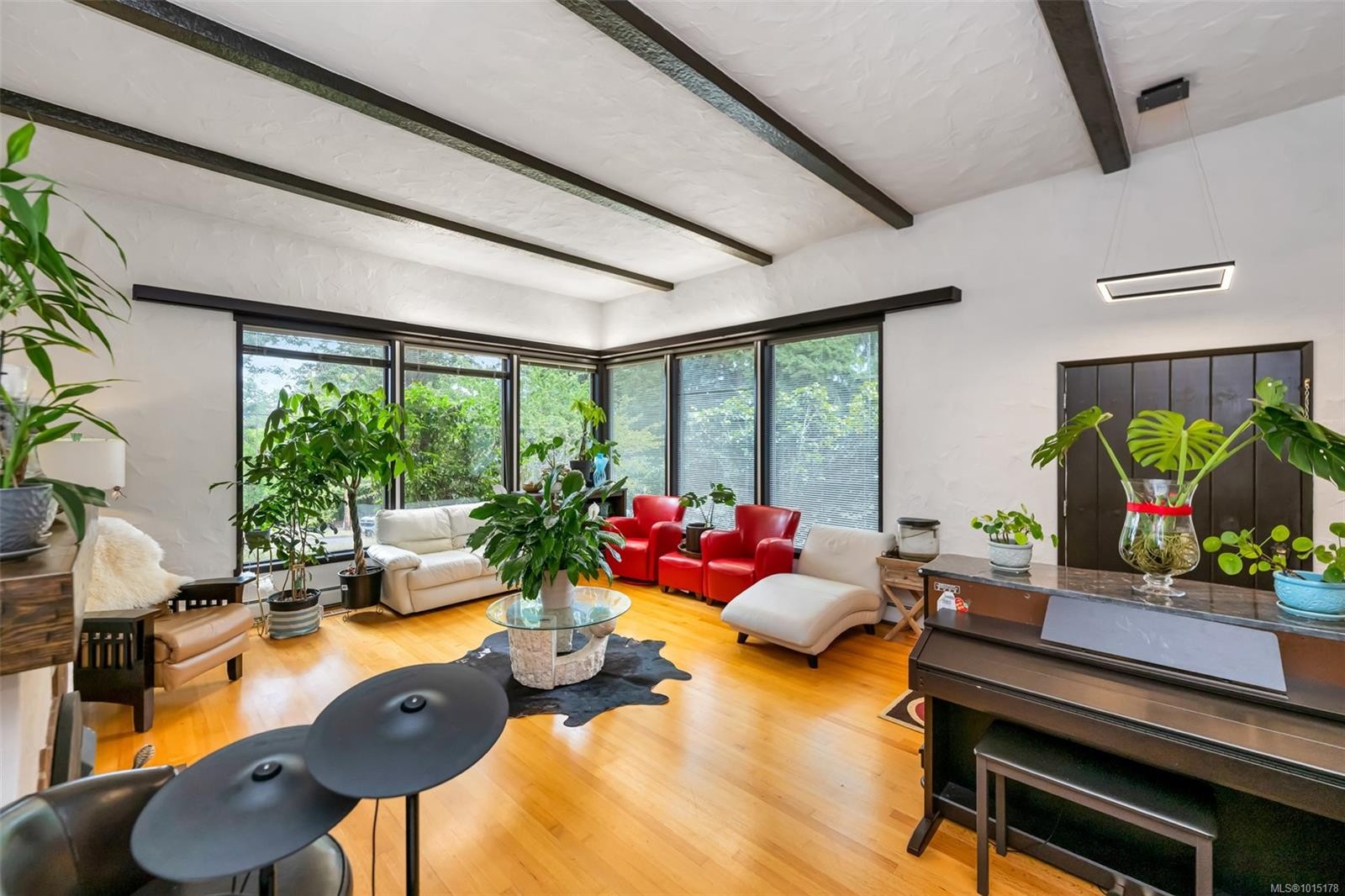 1935 San Juan Ave, Saanich, BC