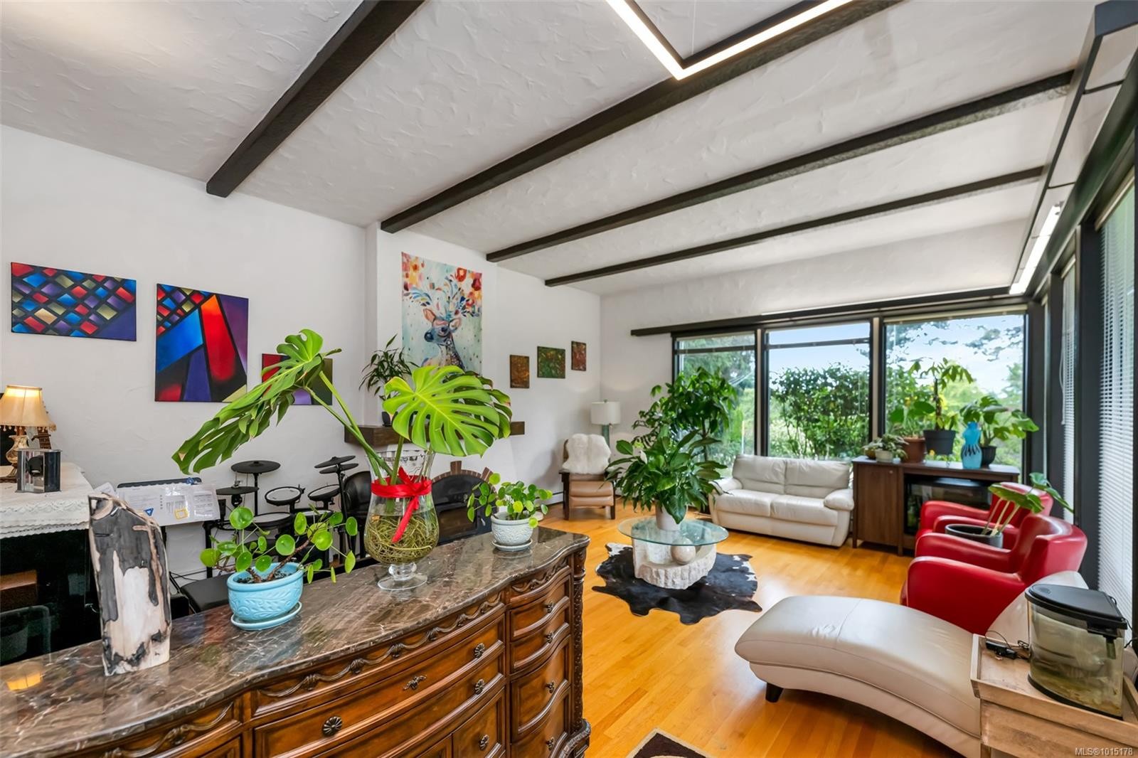 1935 San Juan Ave, Saanich, BC