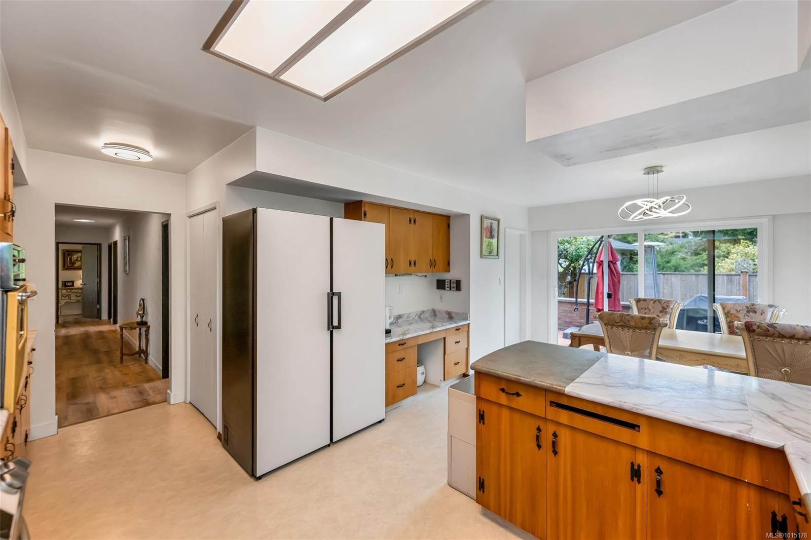 1935 San Juan Ave, Saanich, BC