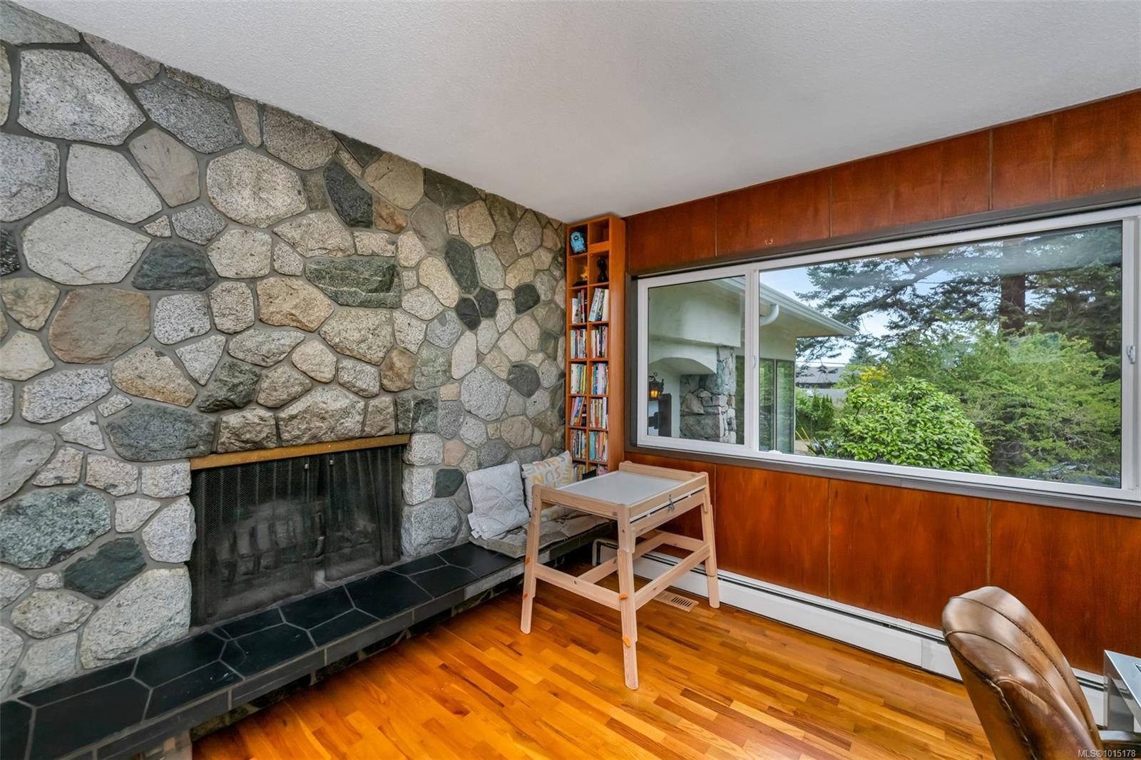 1935 San Juan Ave, Saanich, BC