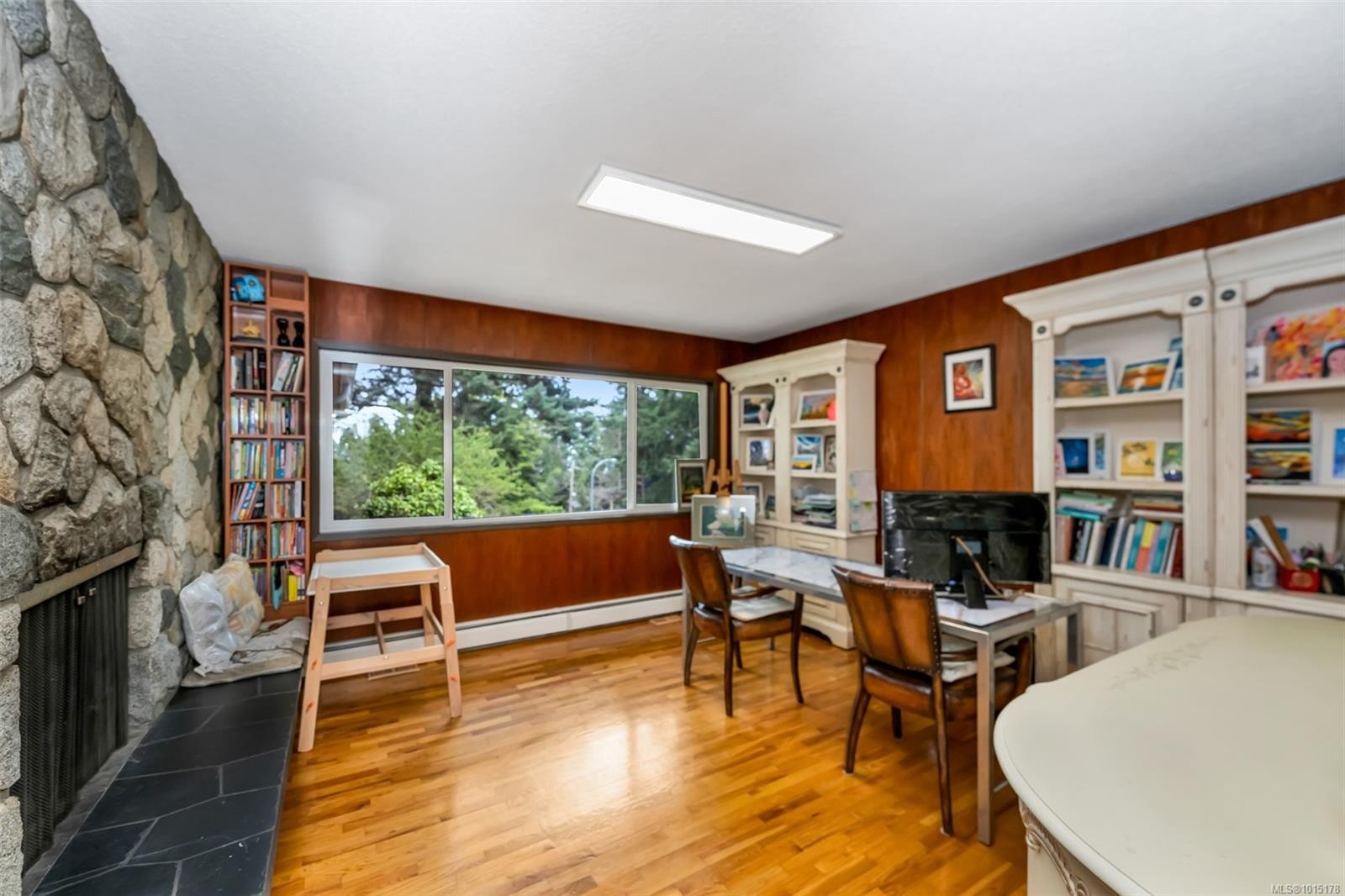 1935 San Juan Ave, Saanich, BC