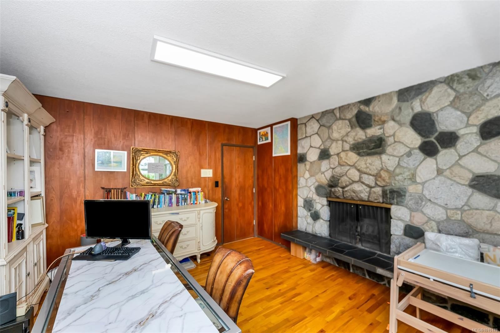 1935 San Juan Ave, Saanich, BC