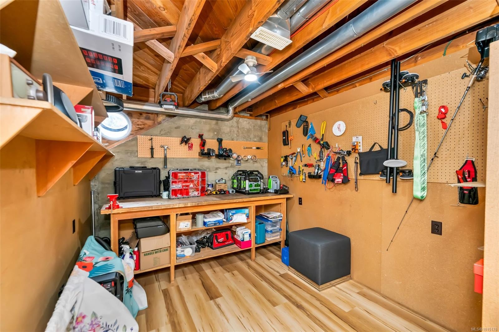 1935 San Juan Ave, Saanich, BC