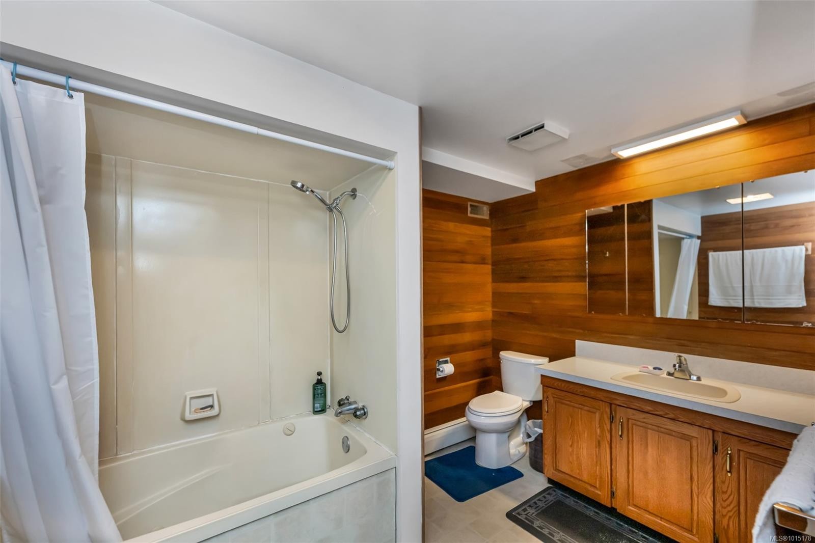 1935 San Juan Ave, Saanich, BC