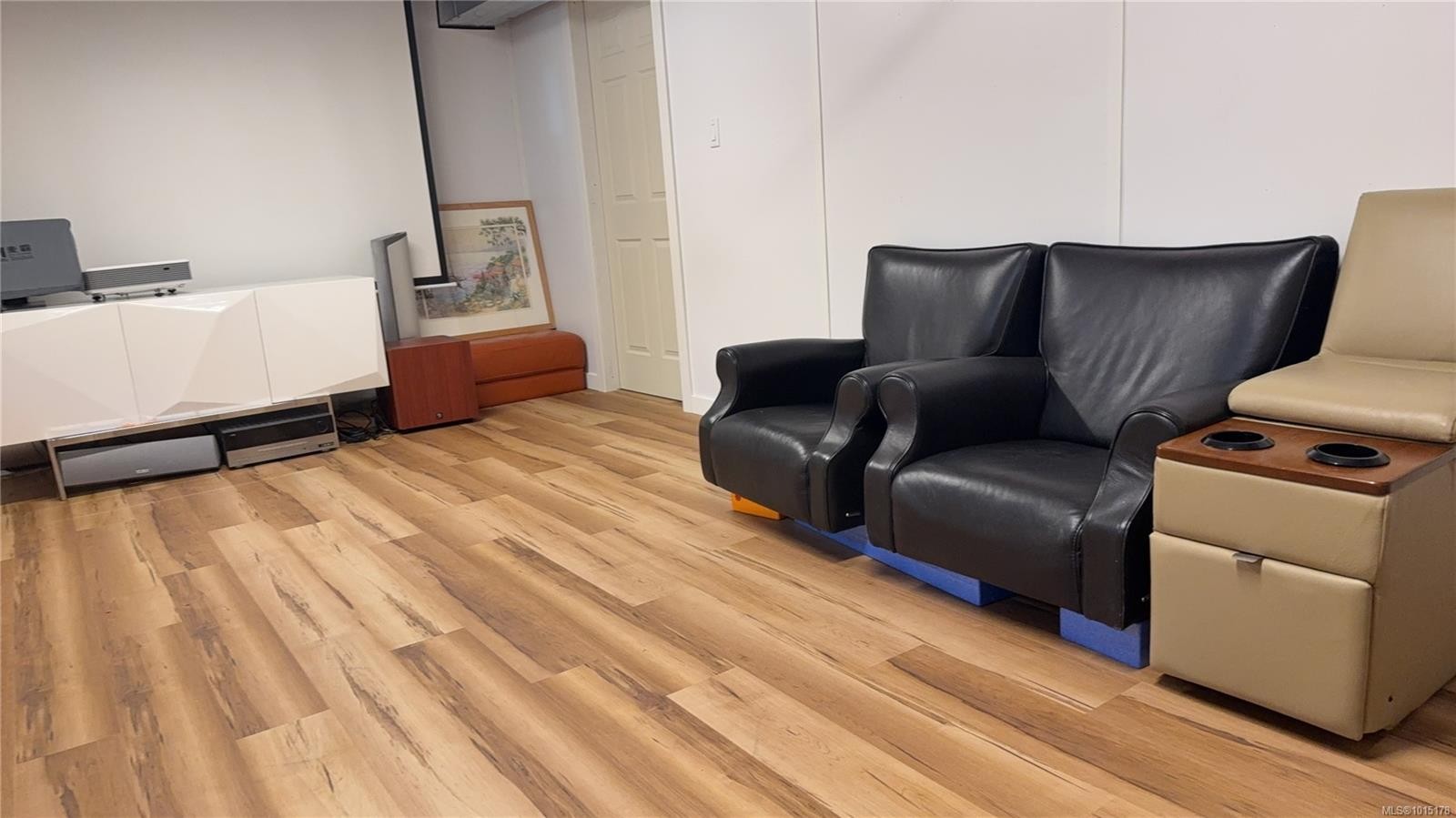 1935 San Juan Ave, Saanich, BC