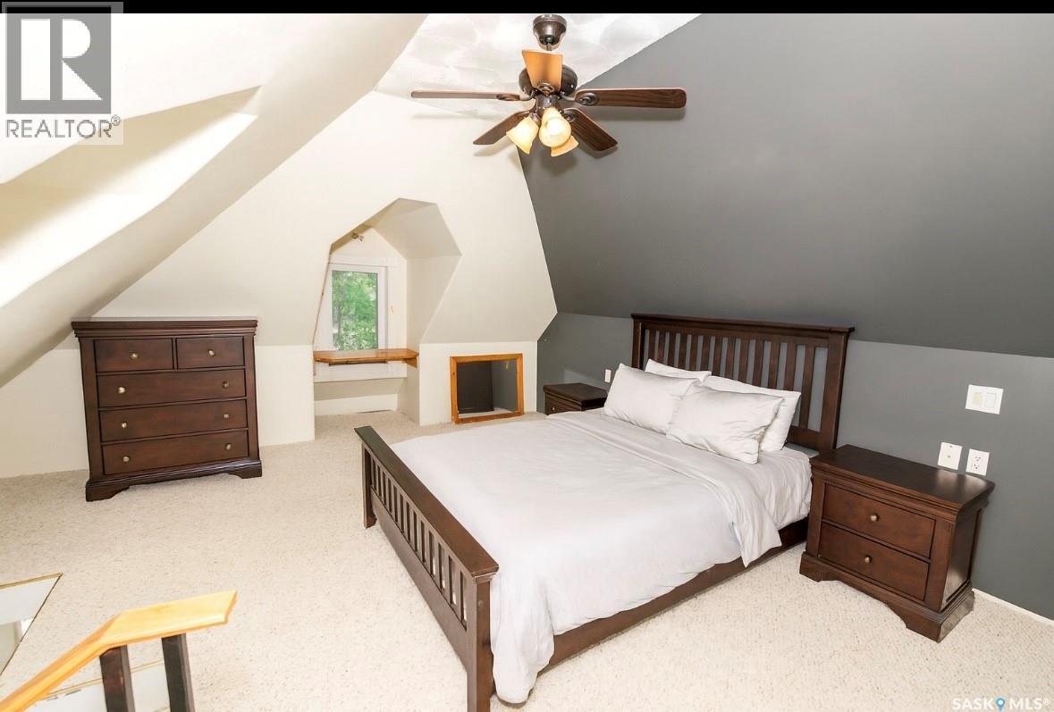 632 Saskatchewan Avenue, Kerrobert, SK - Indoor Photo Showing Bedroom