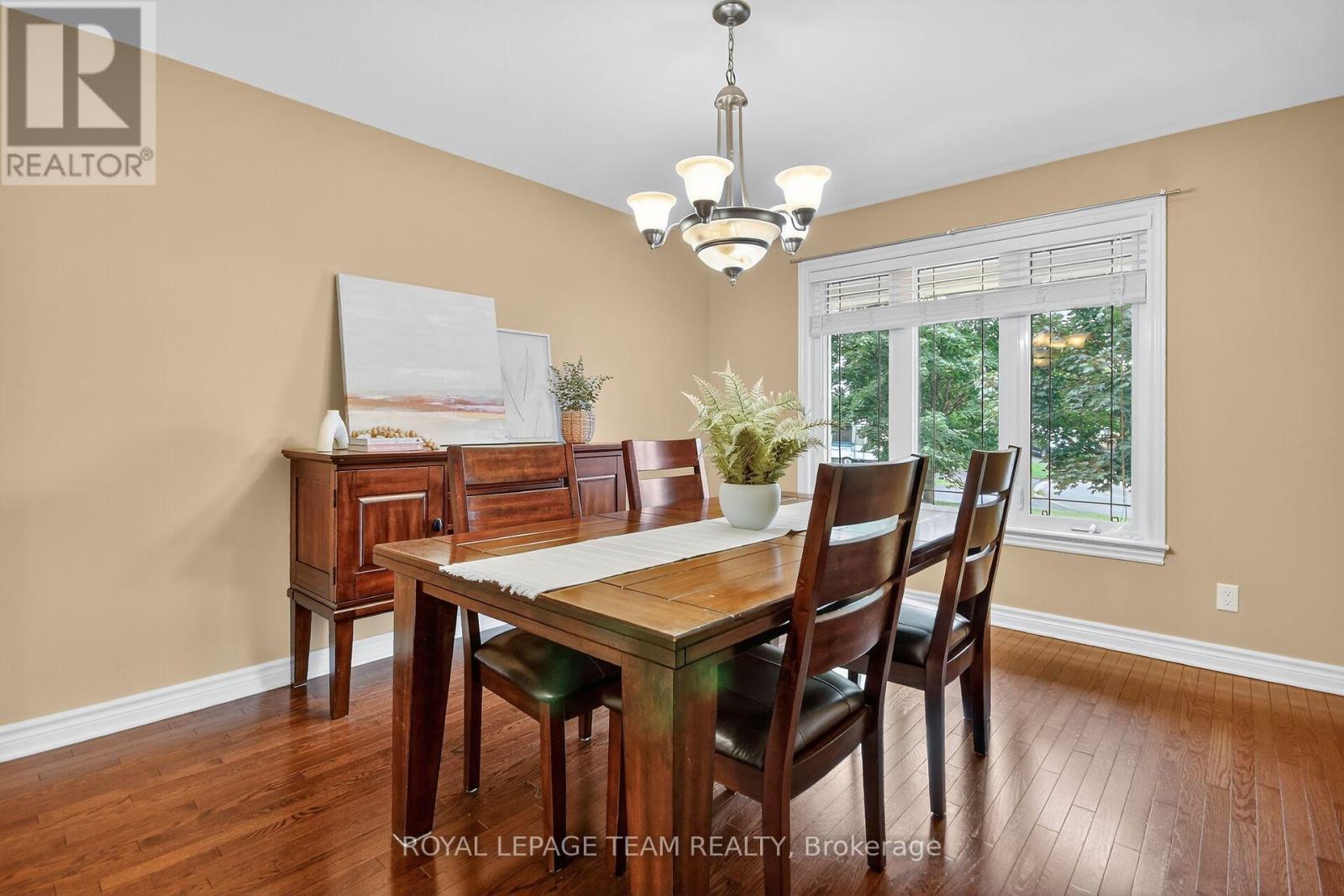 124 Comba Drive, Carleton Place, ON - Indoor Photo Showing Dining Room