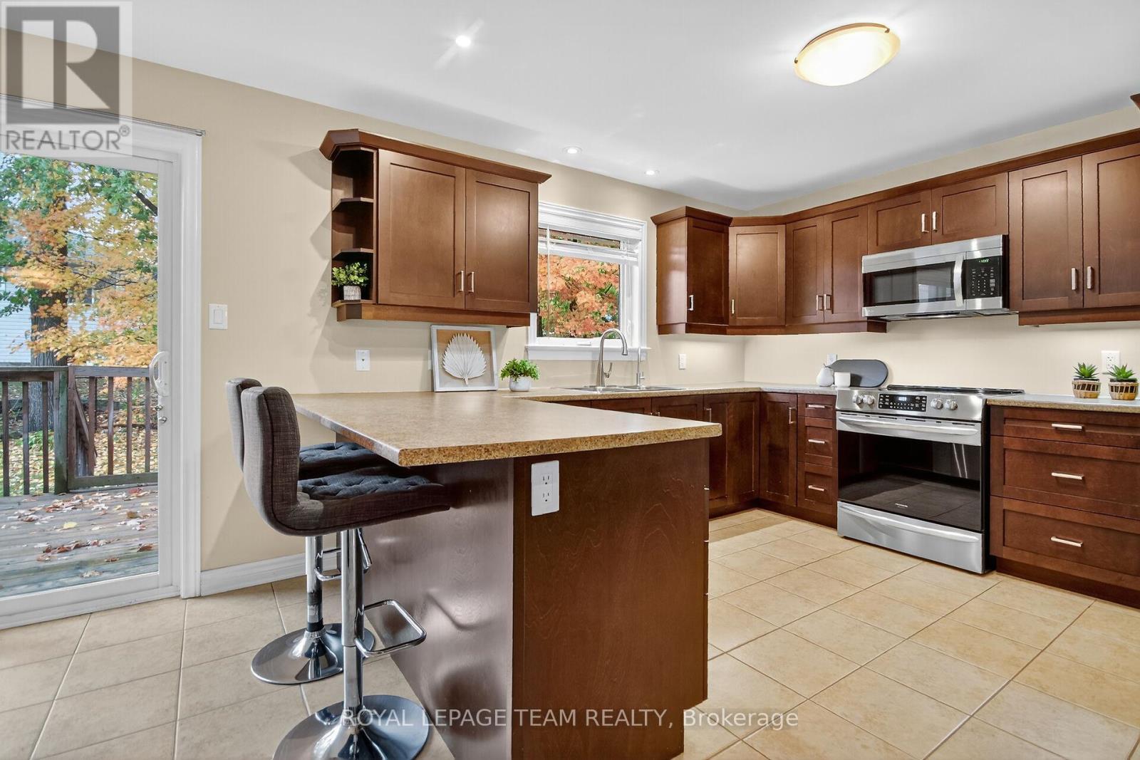 124 Comba Drive, Carleton Place, ON - Indoor Photo Showing Kitchen