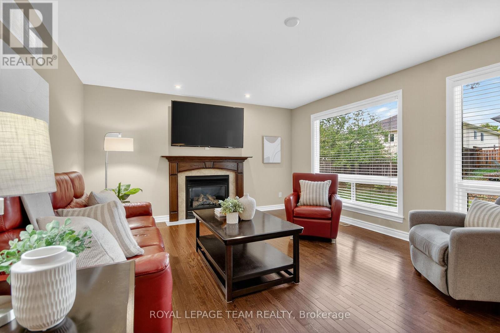 124 Comba Drive, Carleton Place, ON - Indoor Photo Showing Living Room With Fireplace