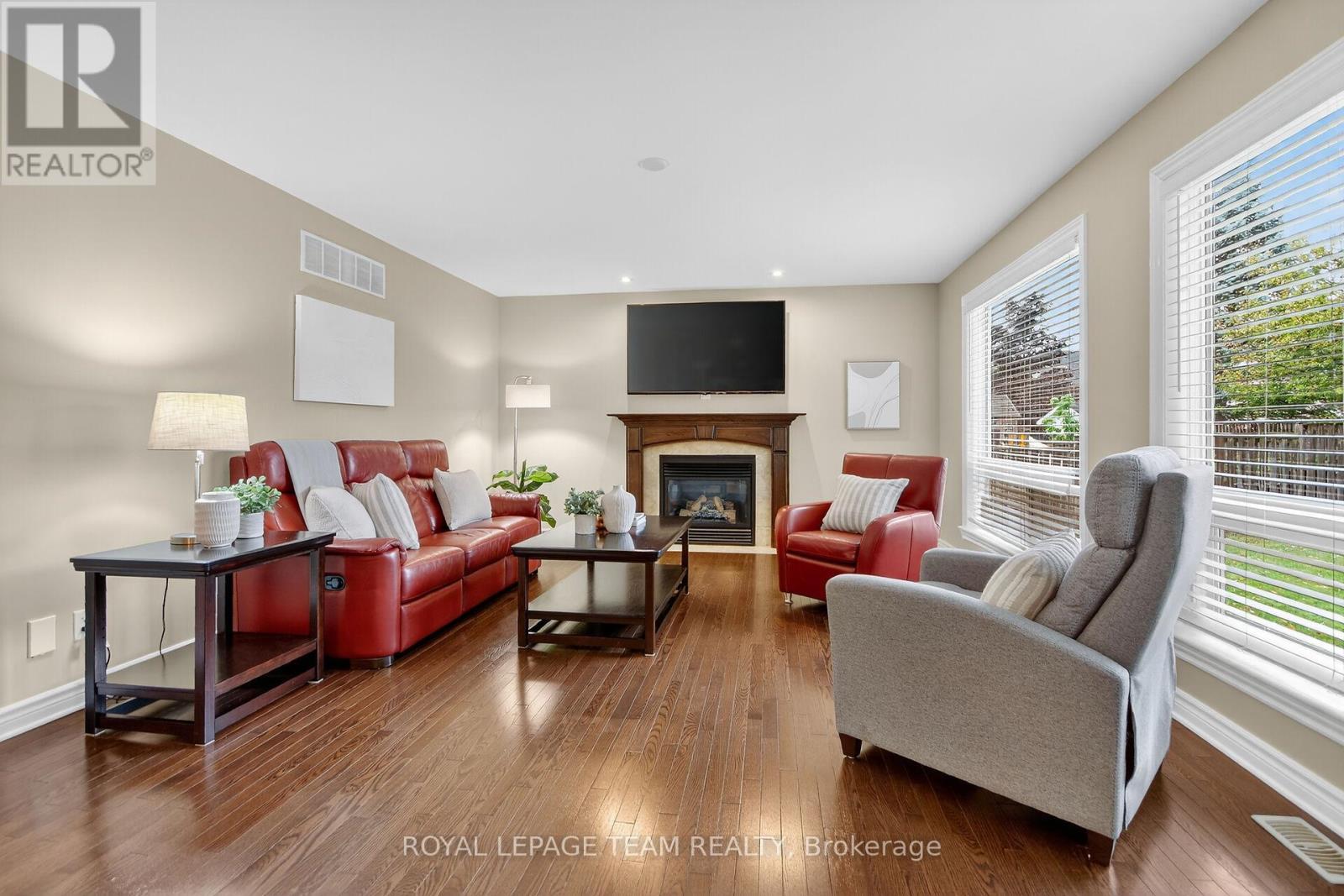 124 Comba Drive, Carleton Place, ON - Indoor Photo Showing Living Room With Fireplace