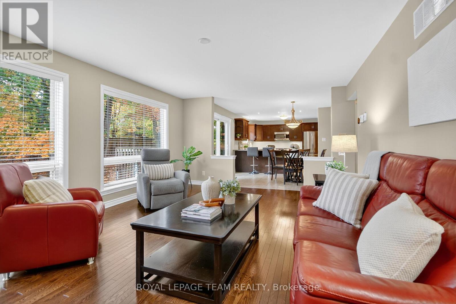 124 Comba Drive, Carleton Place, ON - Indoor Photo Showing Living Room