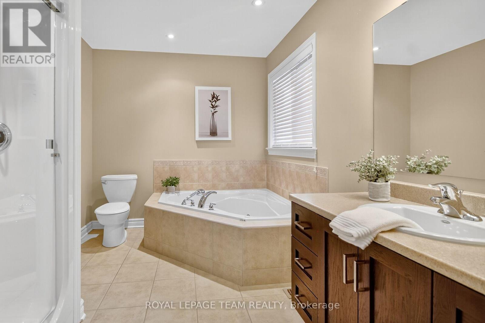 124 Comba Drive, Carleton Place, ON - Indoor Photo Showing Bathroom