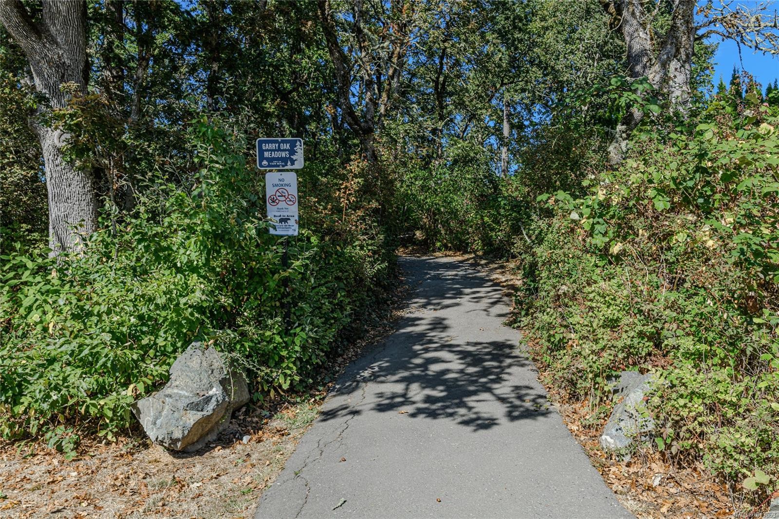 103-201 Nursery Hill Dr, View Royal, BC - Outdoor