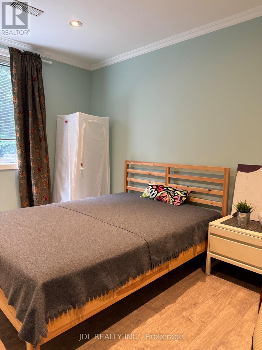 Bsmt - 9 Finchgate Court, Toronto, ON - Indoor Photo Showing Bedroom