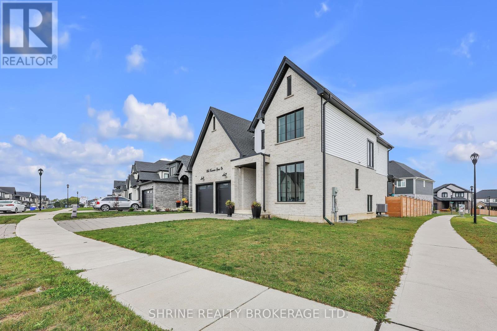 1866 Fountain Grass Drive, London South (South B), ON - Outdoor With Facade