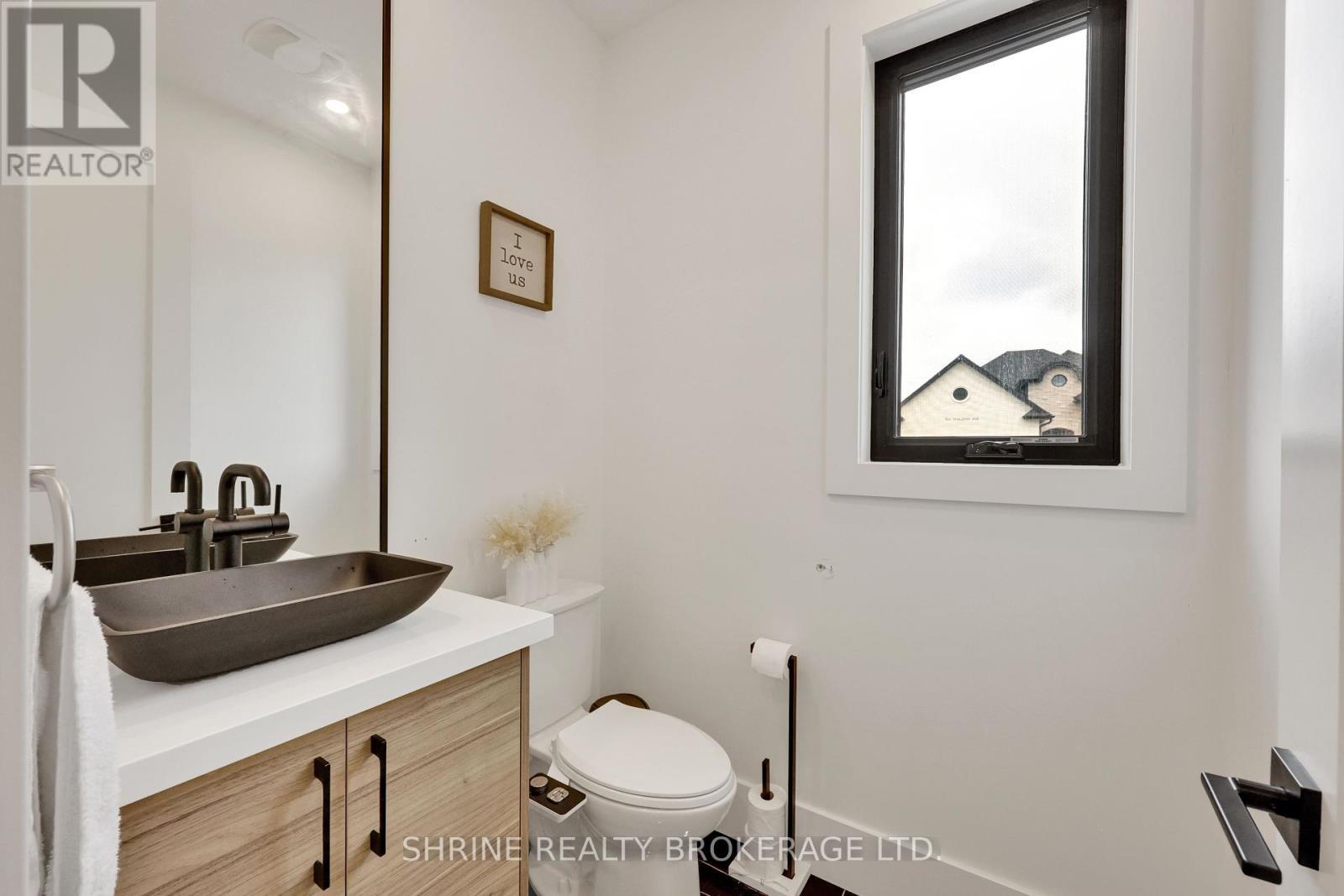 1866 Fountain Grass Drive, London South (South B), ON - Indoor Photo Showing Other Room