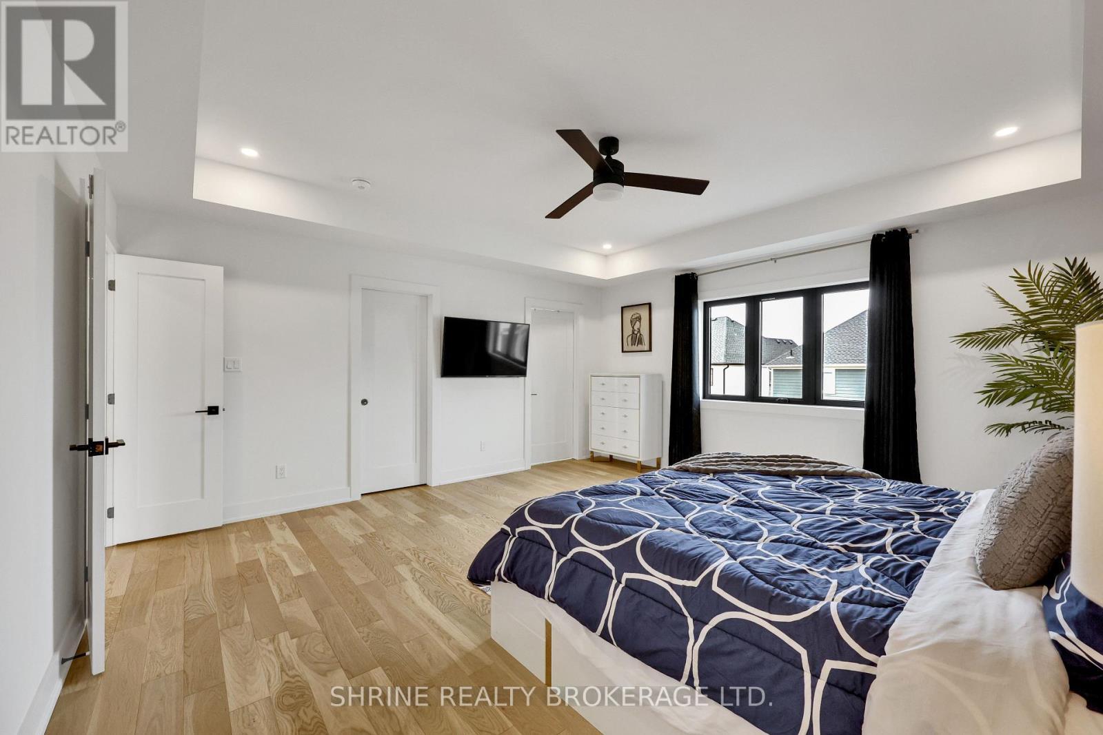 1866 Fountain Grass Drive, London South (South B), ON - Indoor Photo Showing Bedroom