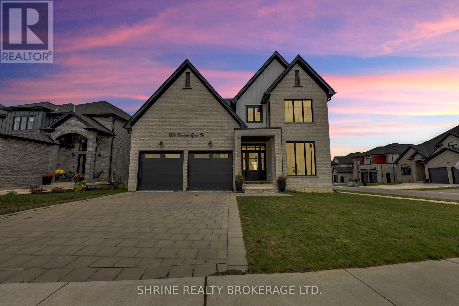 1866 Fountain Grass Drive, London South (South B), ON - Outdoor With Facade