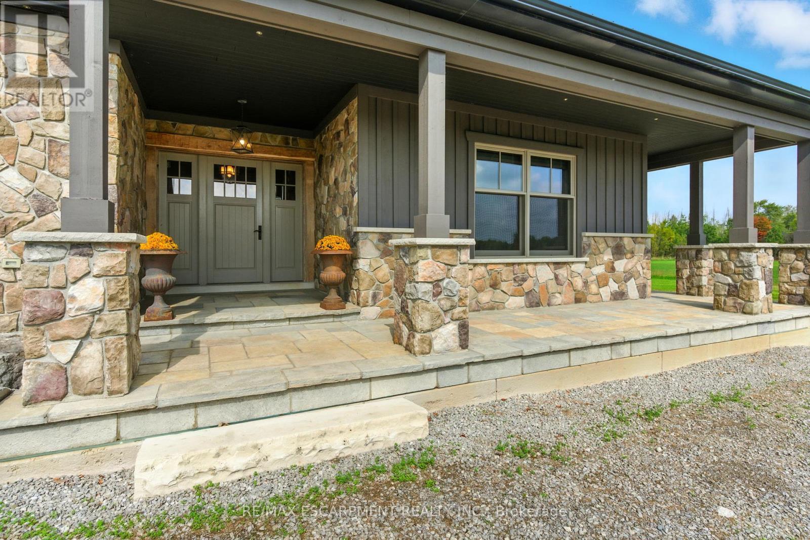 437 6Th Concession Road E, Hamilton, ON - Outdoor With Deck Patio Veranda