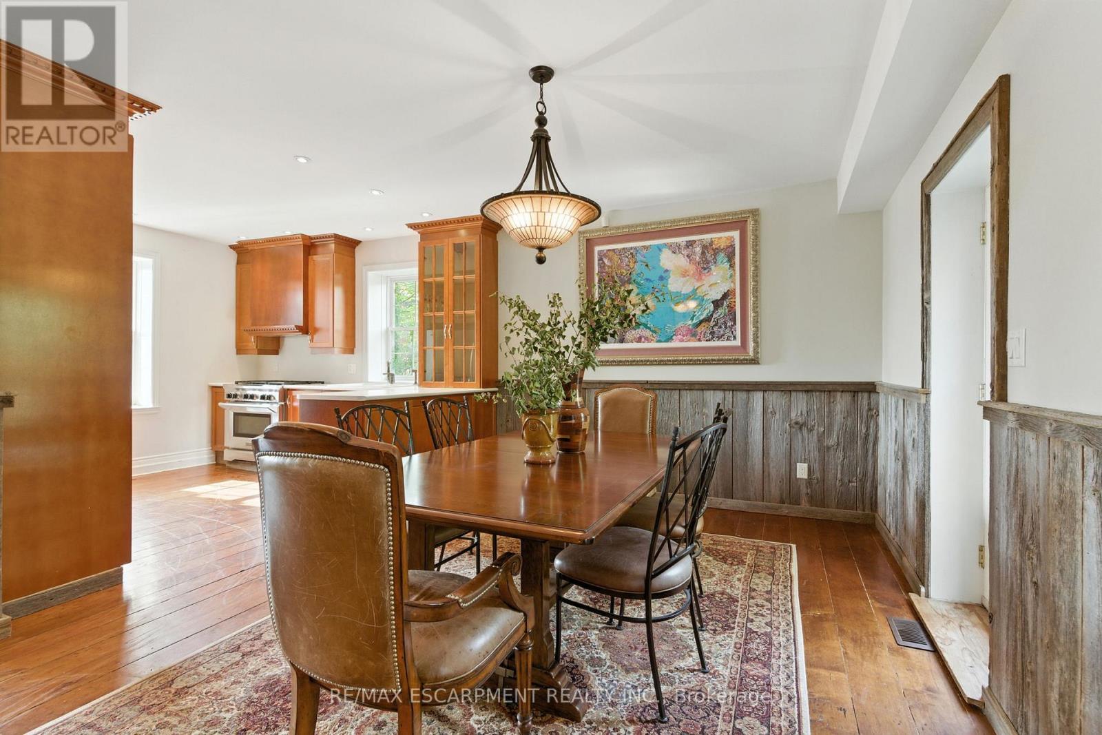 437 6Th Concession Road E, Hamilton, ON - Indoor Photo Showing Dining Room