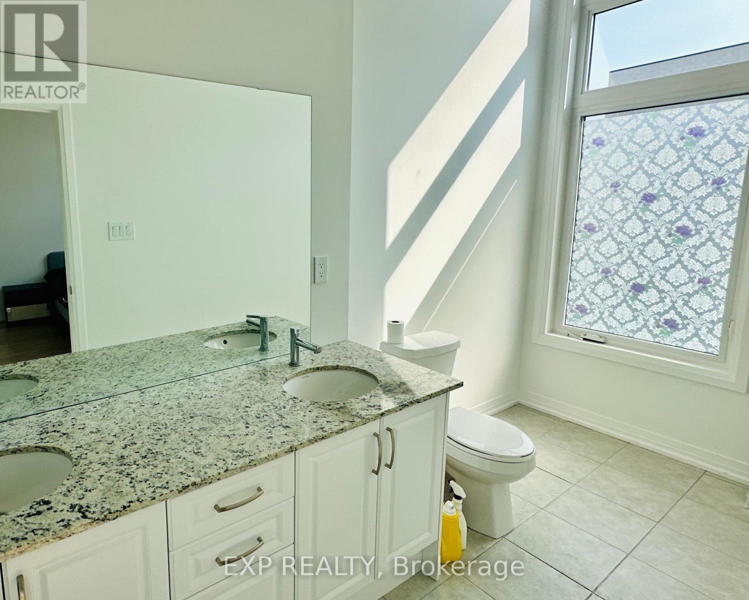 27 Albert Firman Lane, Markham, ON - Indoor Photo Showing Bathroom