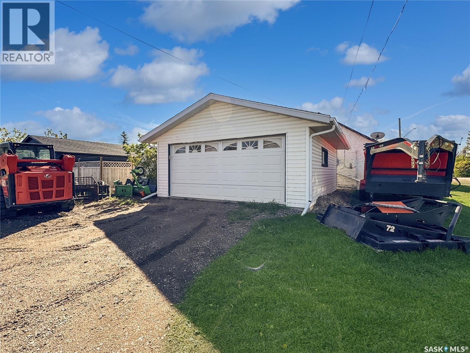 220 2Nd Avenue W, Maidstone, SK - Outdoor