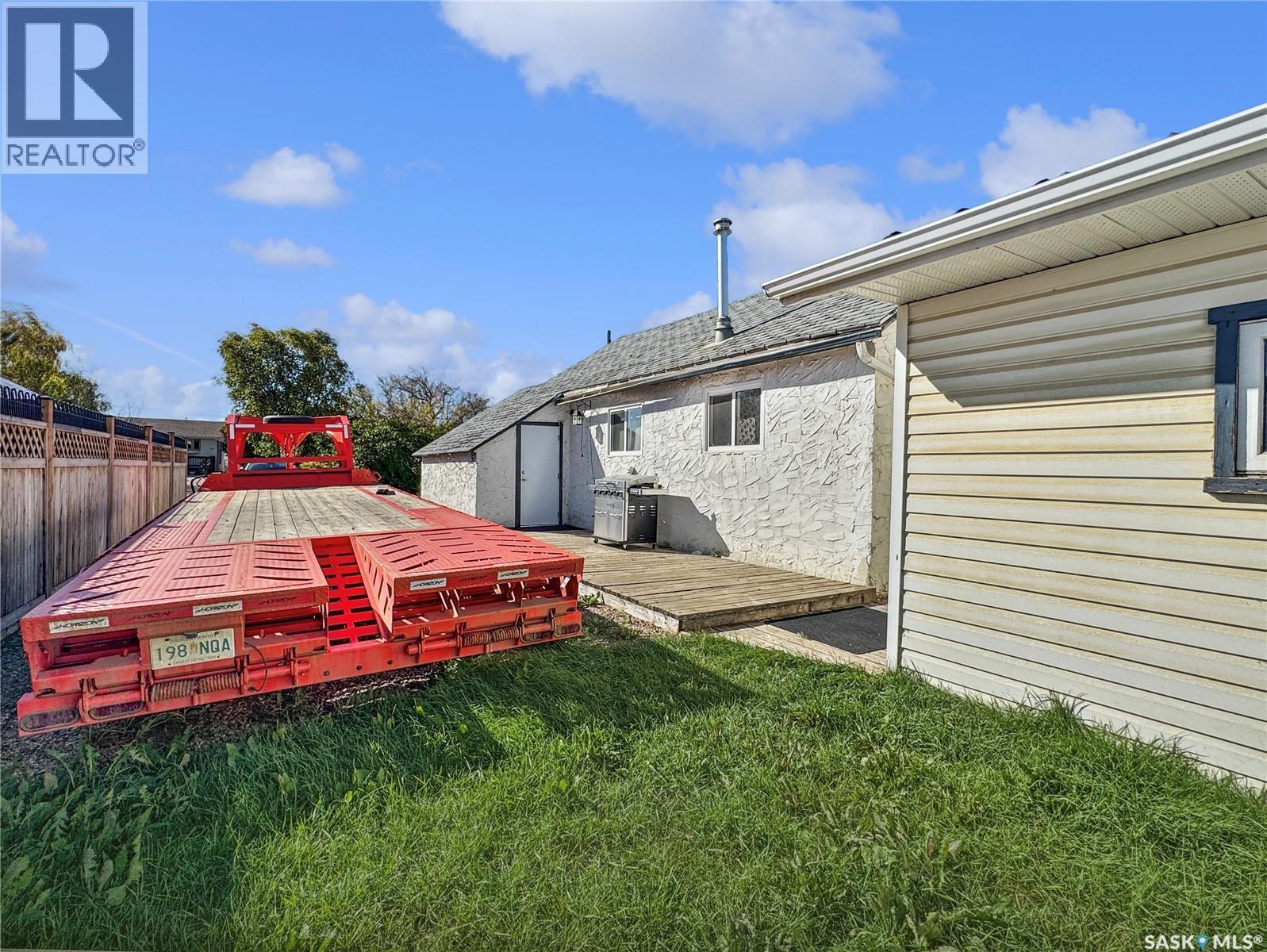 220 2Nd Avenue W, Maidstone, SK - Outdoor
