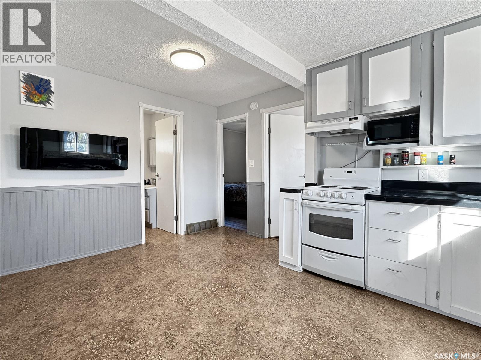 220 2Nd Avenue W, Maidstone, SK - Indoor Photo Showing Kitchen