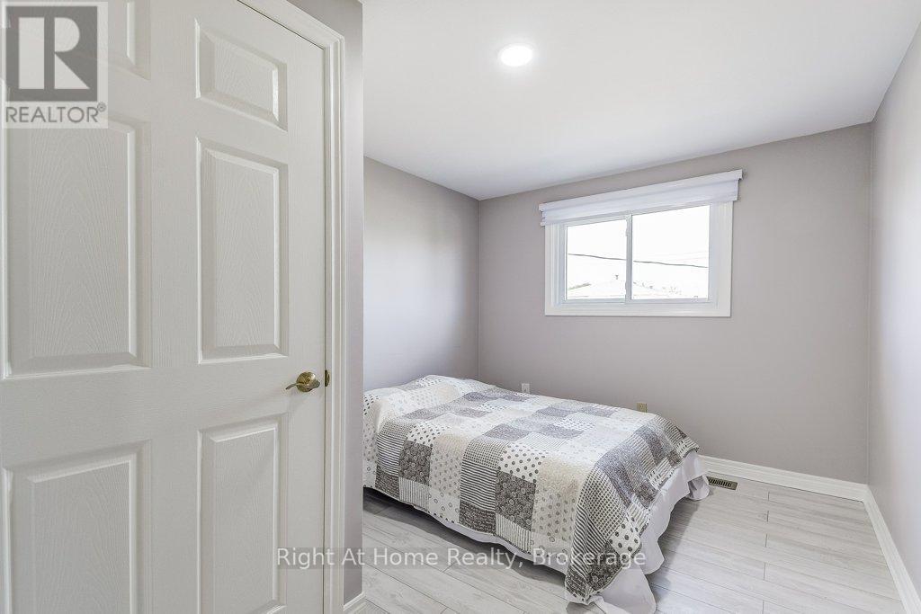 207 Montmorency Drive, Hamilton (Red Hill), ON - Indoor Photo Showing Bedroom