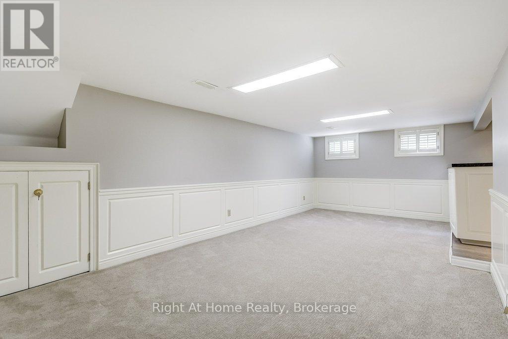 Spacious recreation rm with wainscotting - 207 Montmorency Drive, Hamilton (Red Hill), ON - Indoor