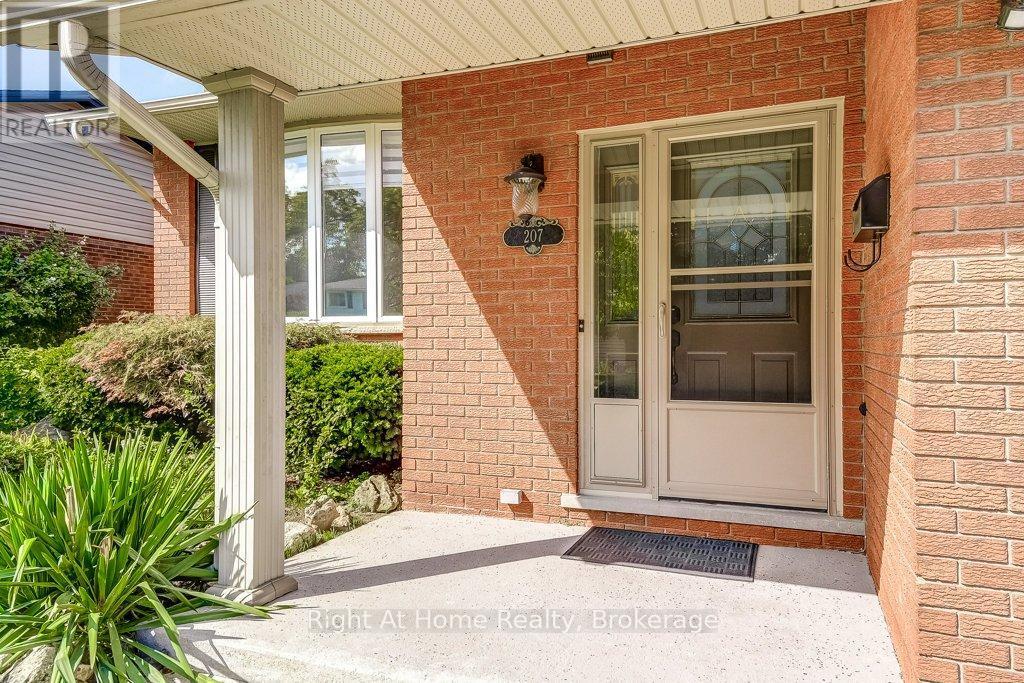 207 Montmorency Drive, Hamilton (Red Hill), ON - Outdoor With Exterior