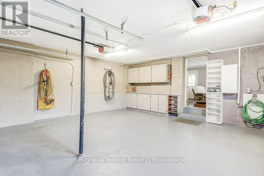 207 Montmorency Drive, Hamilton (Red Hill), ON - Indoor Photo Showing Garage