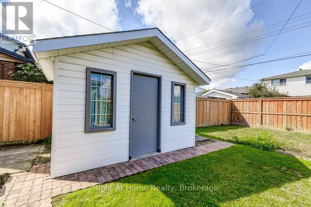 Convenient Shed! - 207 Montmorency Drive, Hamilton (Red Hill), ON - Outdoor With Exterior