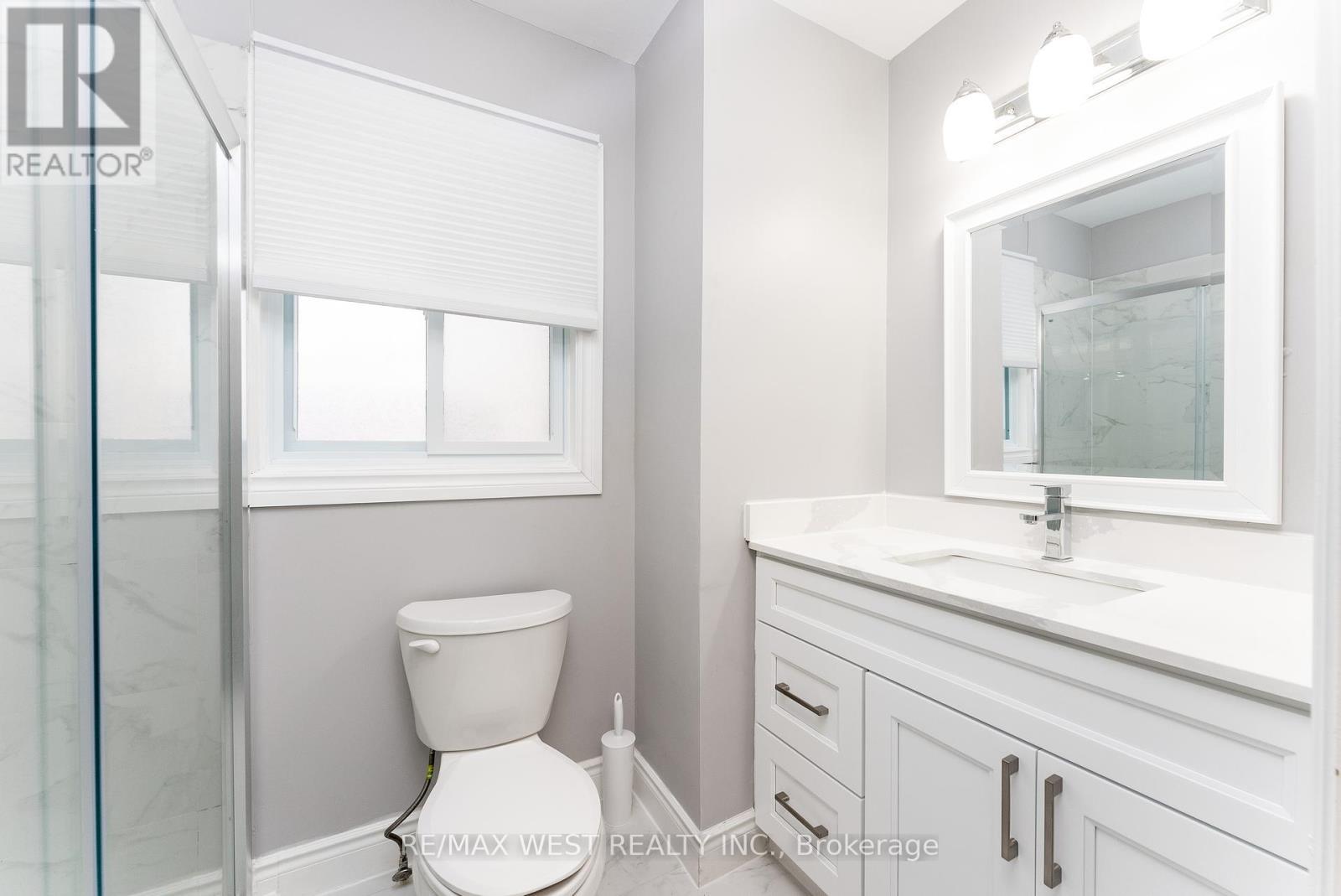 368 Fountain Street S, Cambridge, ON - Indoor Photo Showing Bathroom