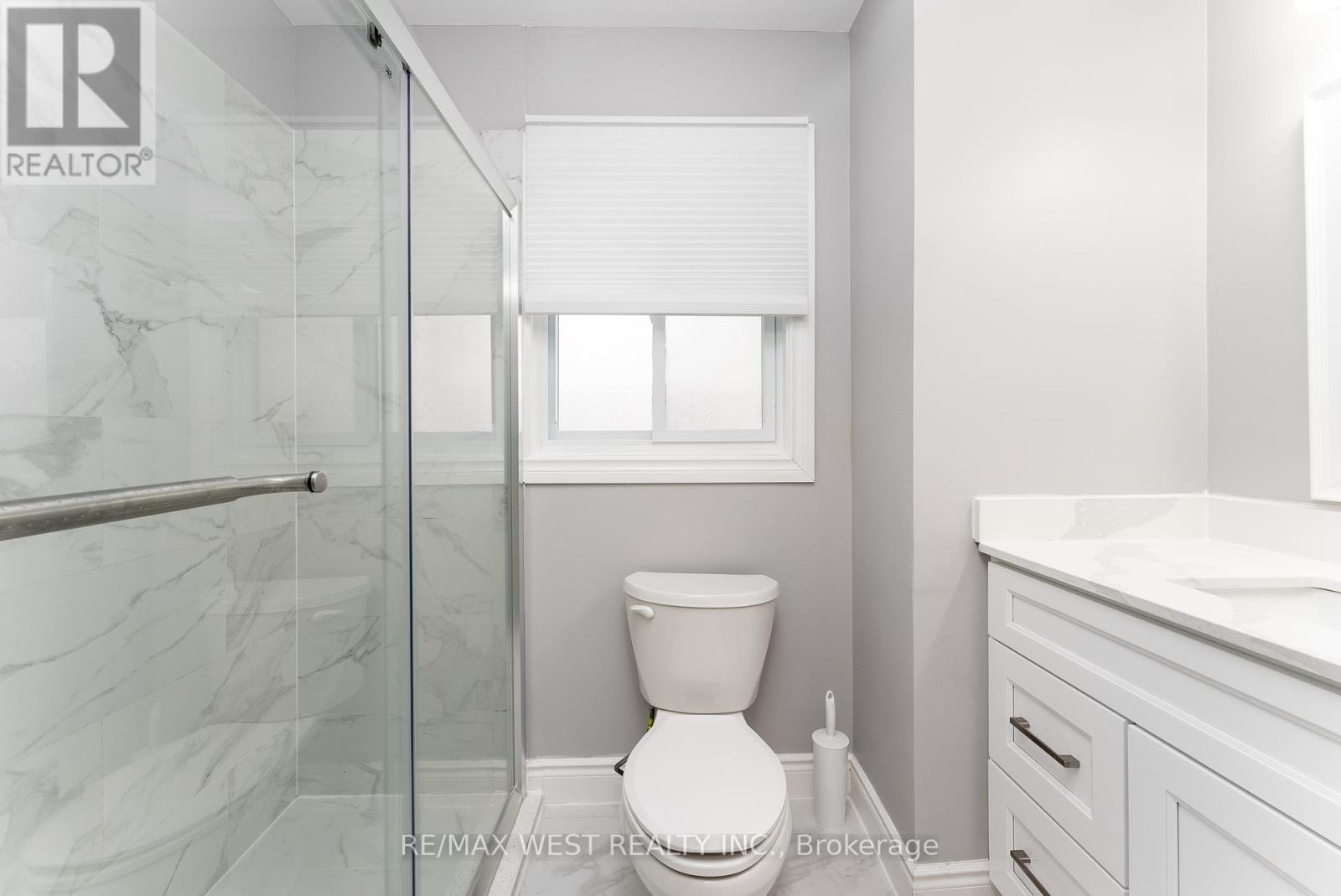 368 Fountain Street S, Cambridge, ON - Indoor Photo Showing Bathroom