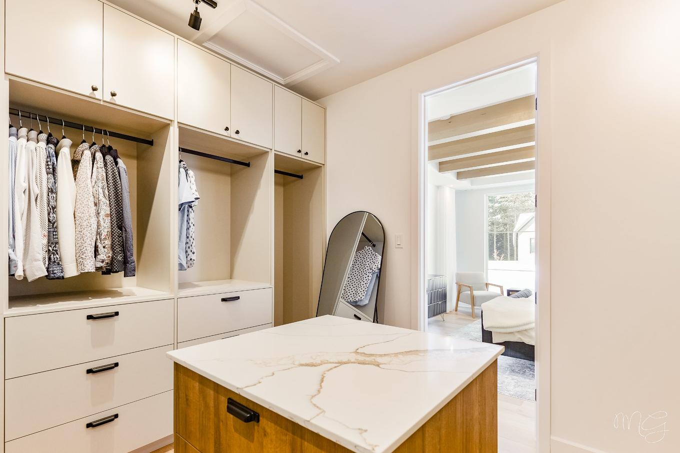 En construction - 1604 Ch. Des Achillées, Piedmont, QC - Indoor