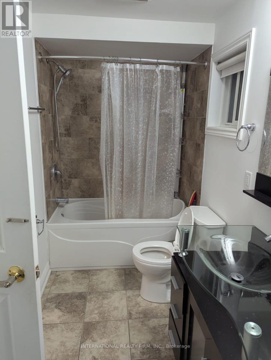28 Hettersley Drive N, Ajax, ON - Indoor Photo Showing Bathroom