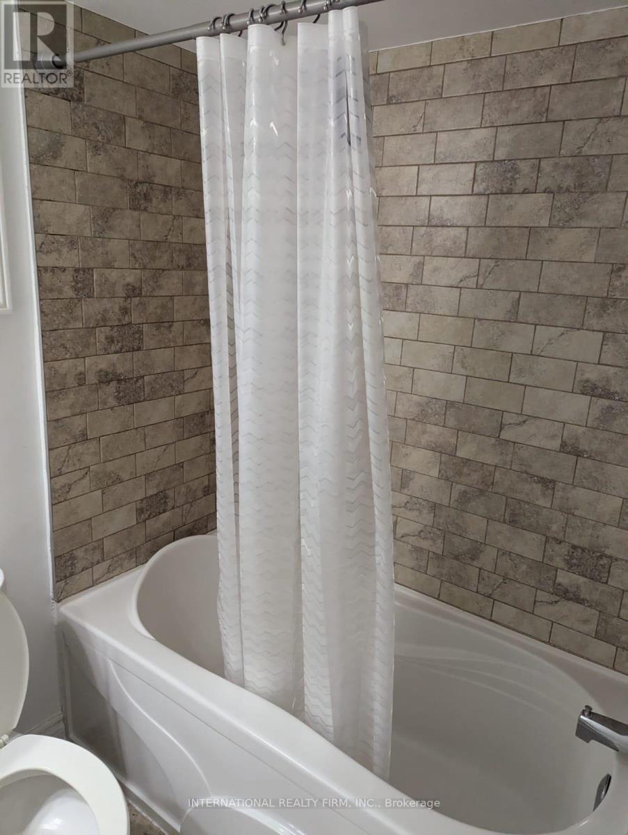 28 Hettersley Drive N, Ajax, ON - Indoor Photo Showing Bathroom