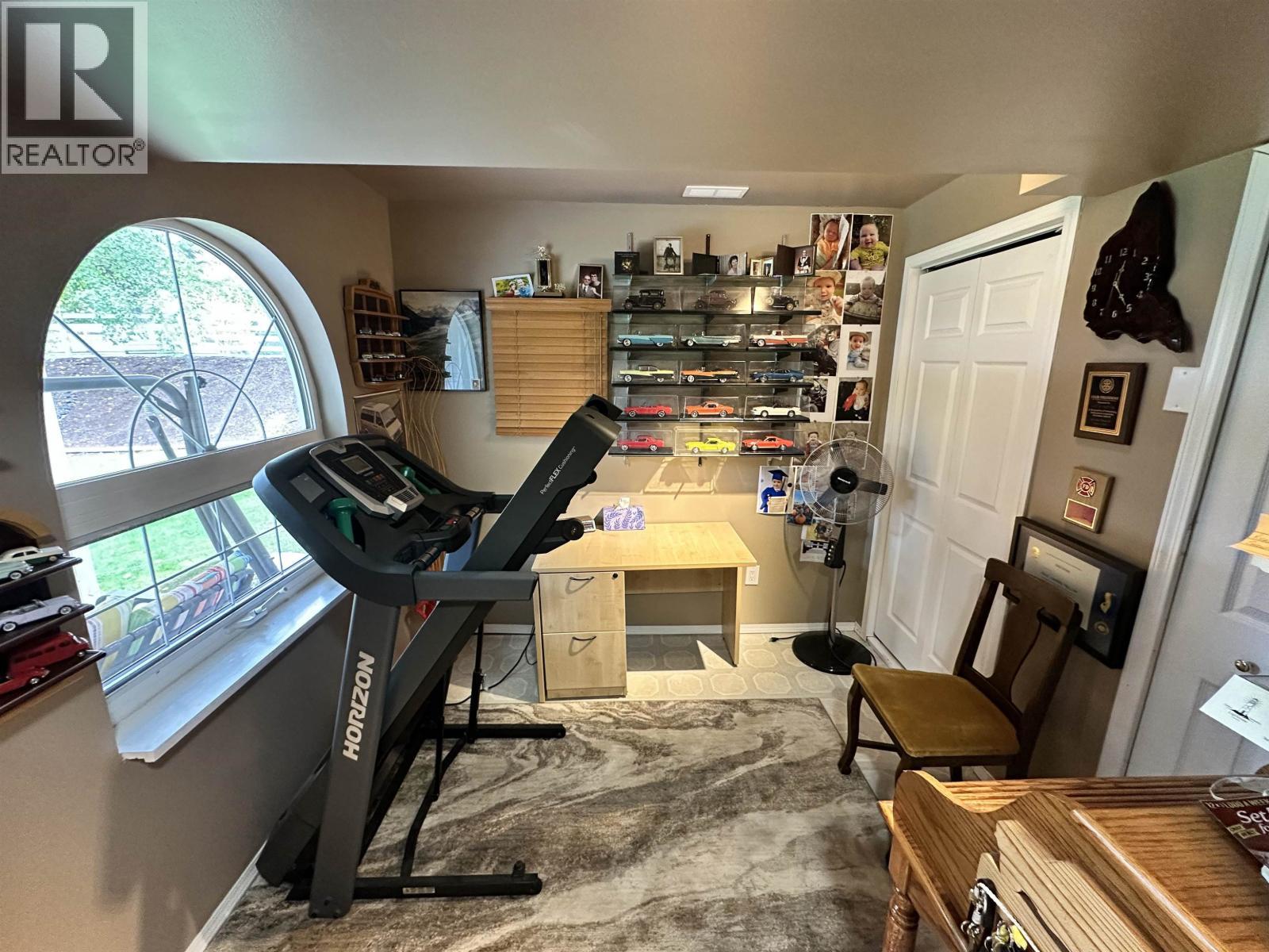 5236 Kallum Drive, 108 Mile Ranch, BC - Indoor